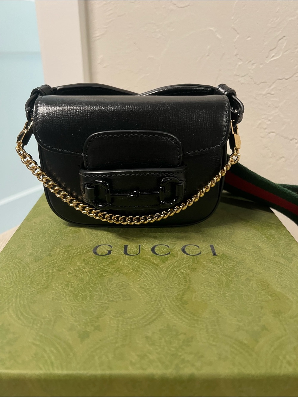Gucci 1955 Horsebit Black Leather Crossbody Bag with Gold Chain.